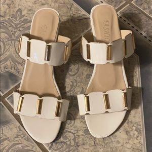 Block heel sandal pumps